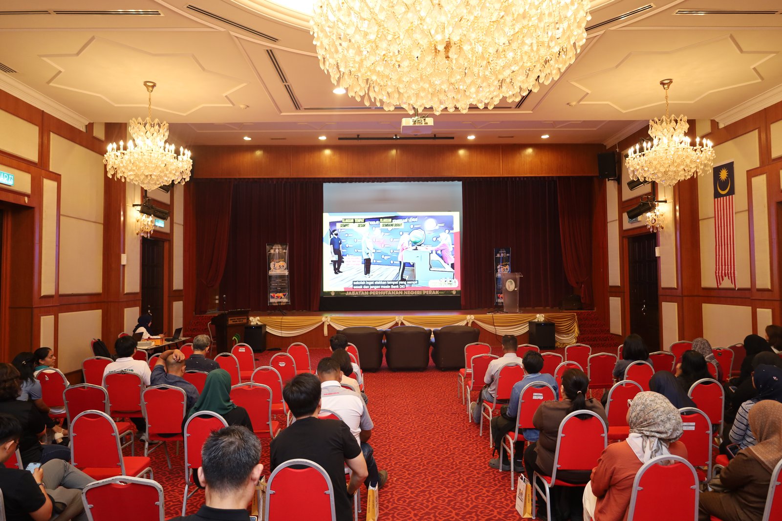Manufacturing industry participants attending the JKKP Perak compliance briefing session