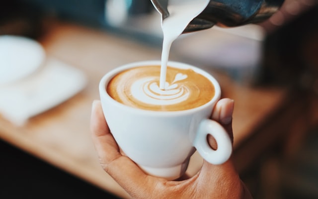 Instant coffee cup and beans, OEM 3-in-1 coffee manufacturer Malaysia
