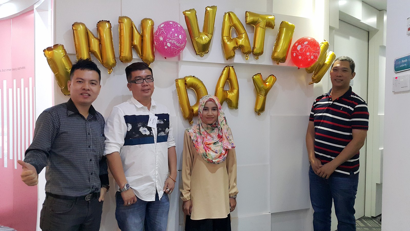 Dr Orizi team at the Watsons Innovation Day 2016 balloon sign